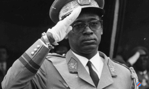 Joseph Mobutu nomme un Collège des commissaires généraux (1960–1961) : la « technocratie » de Mobutu, entre crise constitutionnelle et bascule historique.