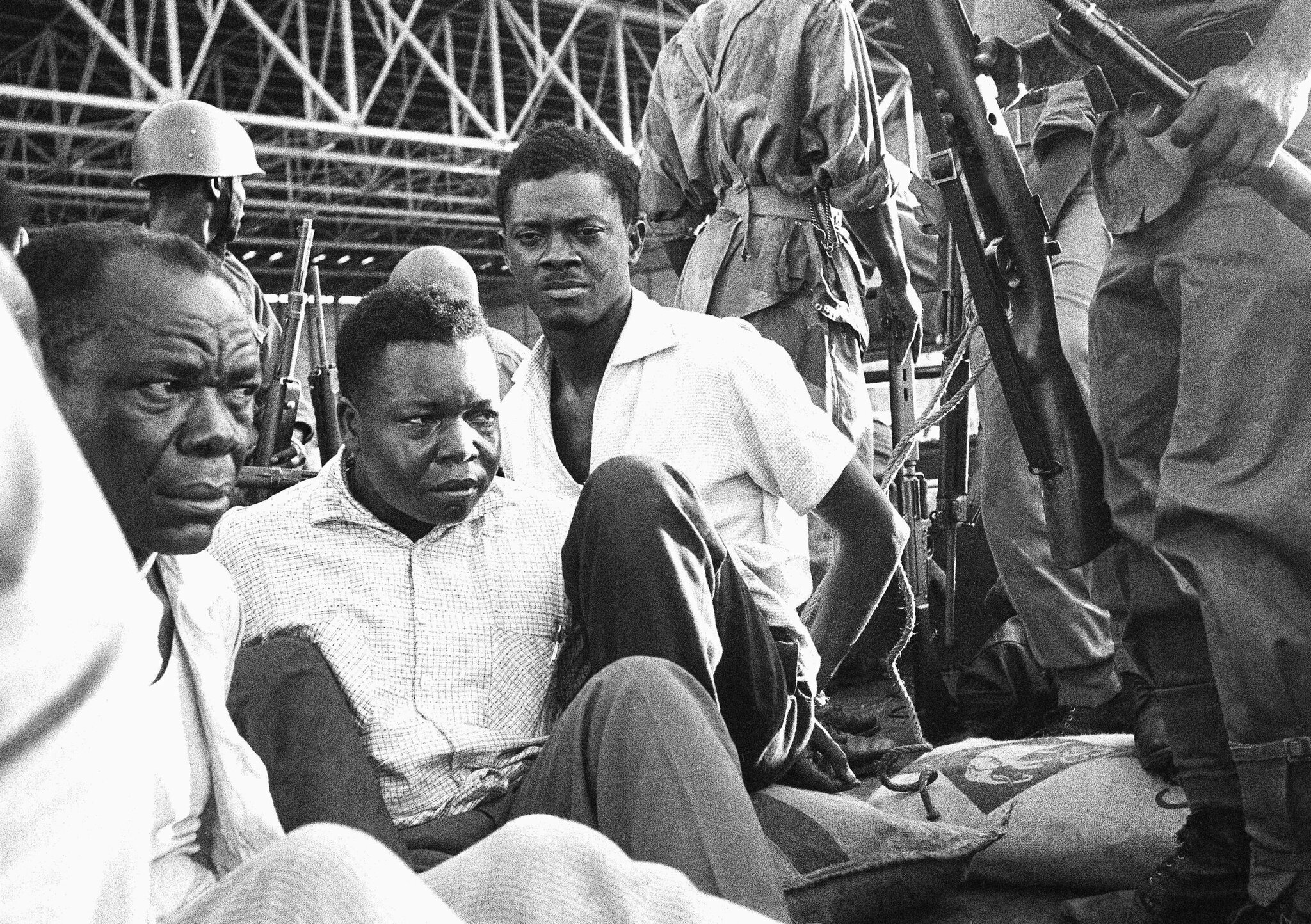 Patrice Lumumba lors de son arrestation et transfert au Katanga